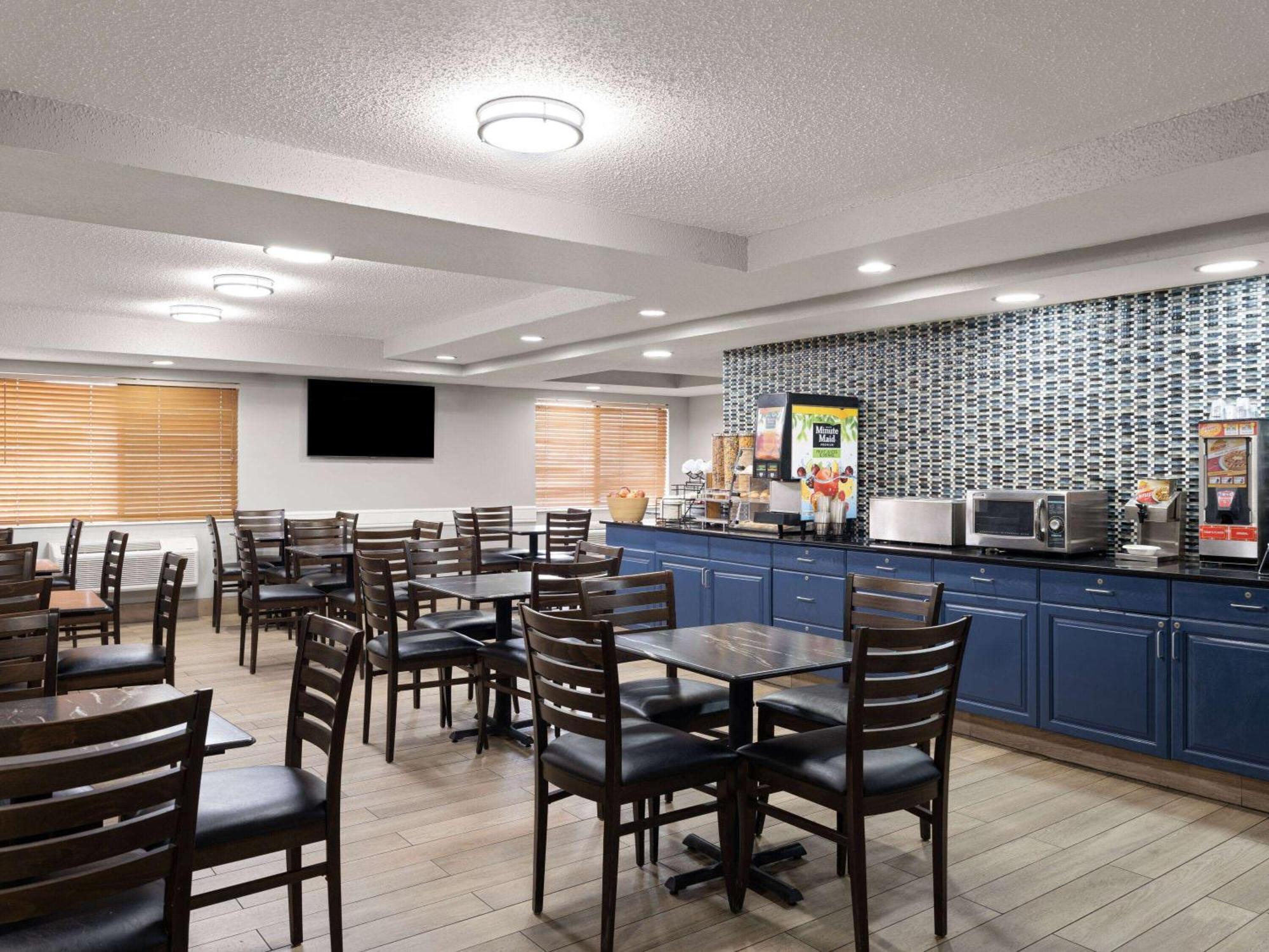 Americinn By Wyndham Shakopee Near Canterbury Park Exterior photo