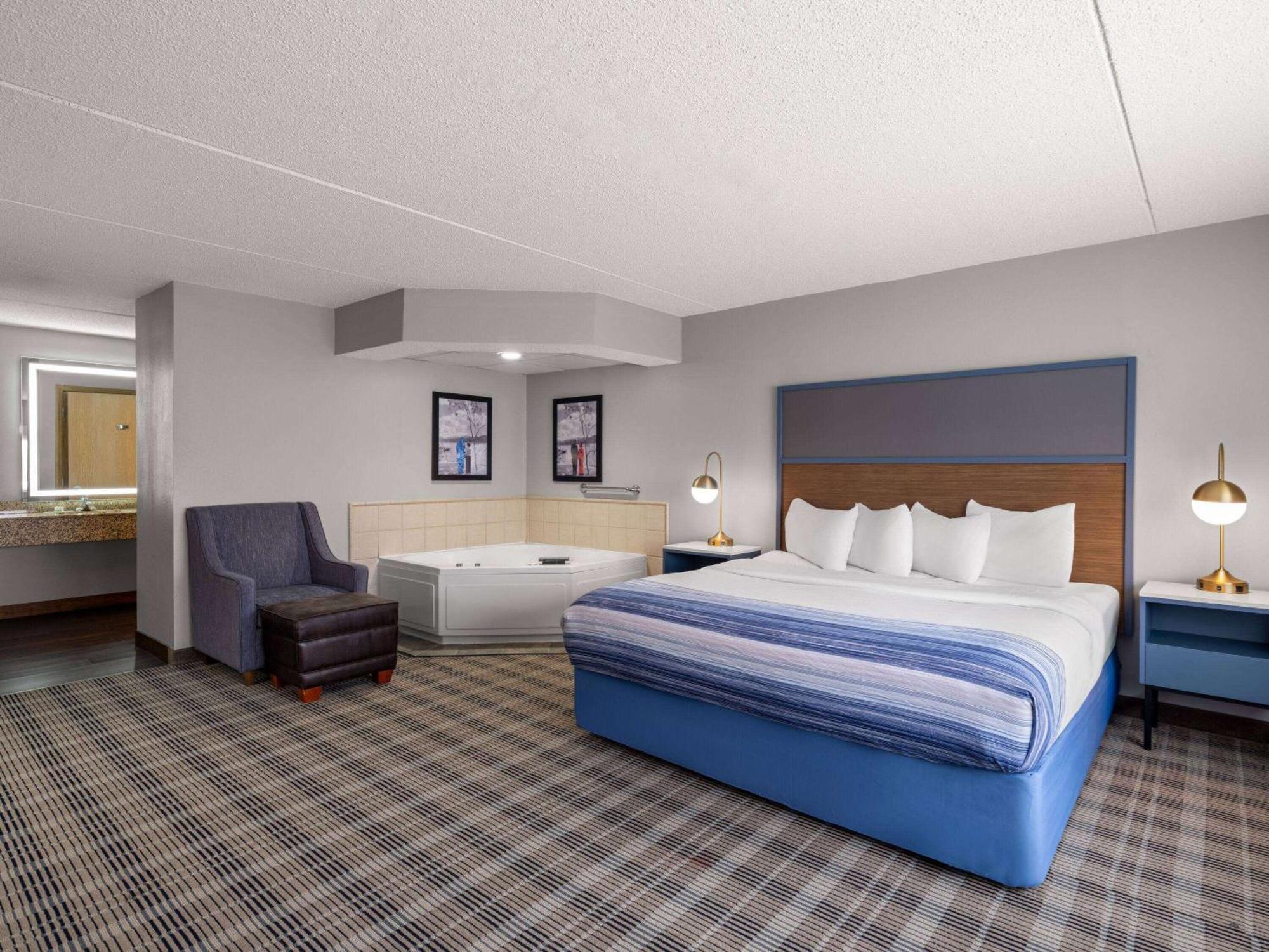 Americinn By Wyndham Shakopee Near Canterbury Park Exterior photo