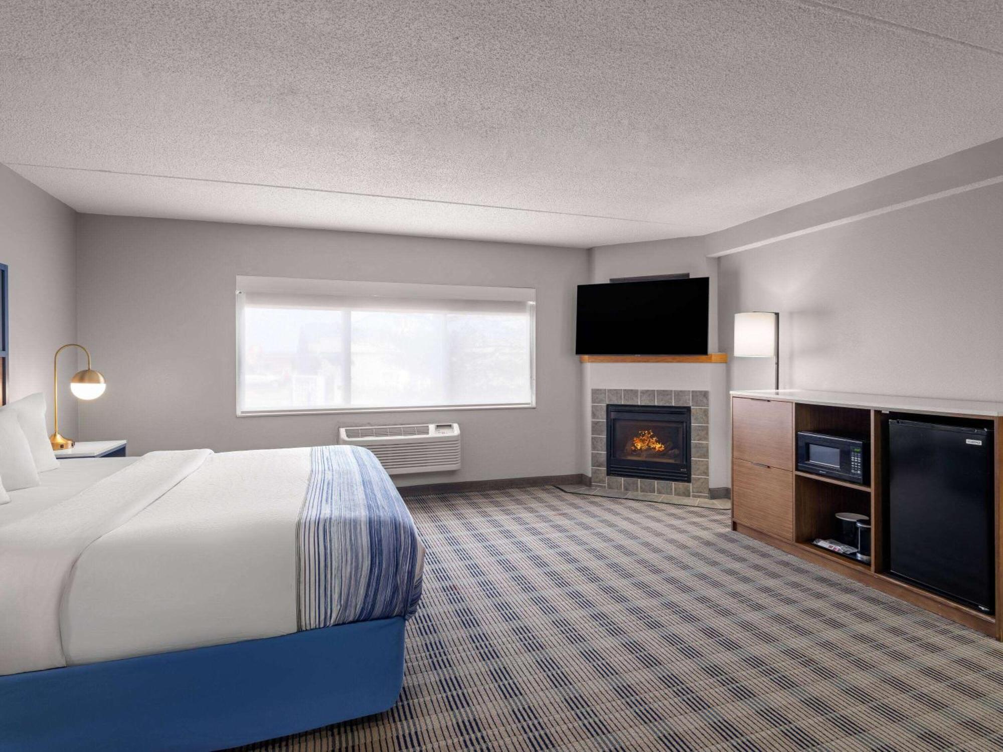 Americinn By Wyndham Shakopee Near Canterbury Park Exterior photo