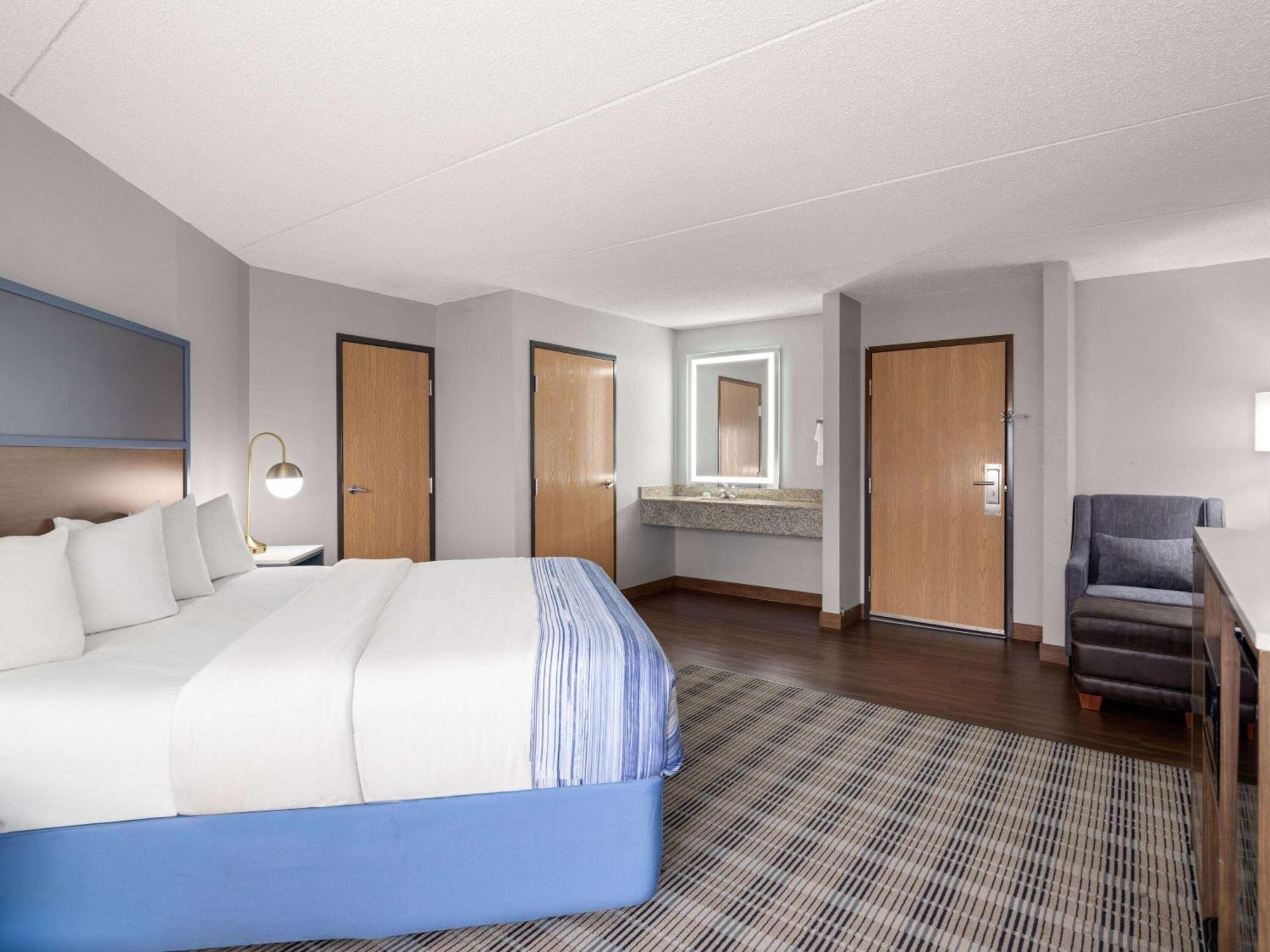 Americinn By Wyndham Shakopee Near Canterbury Park Exterior photo